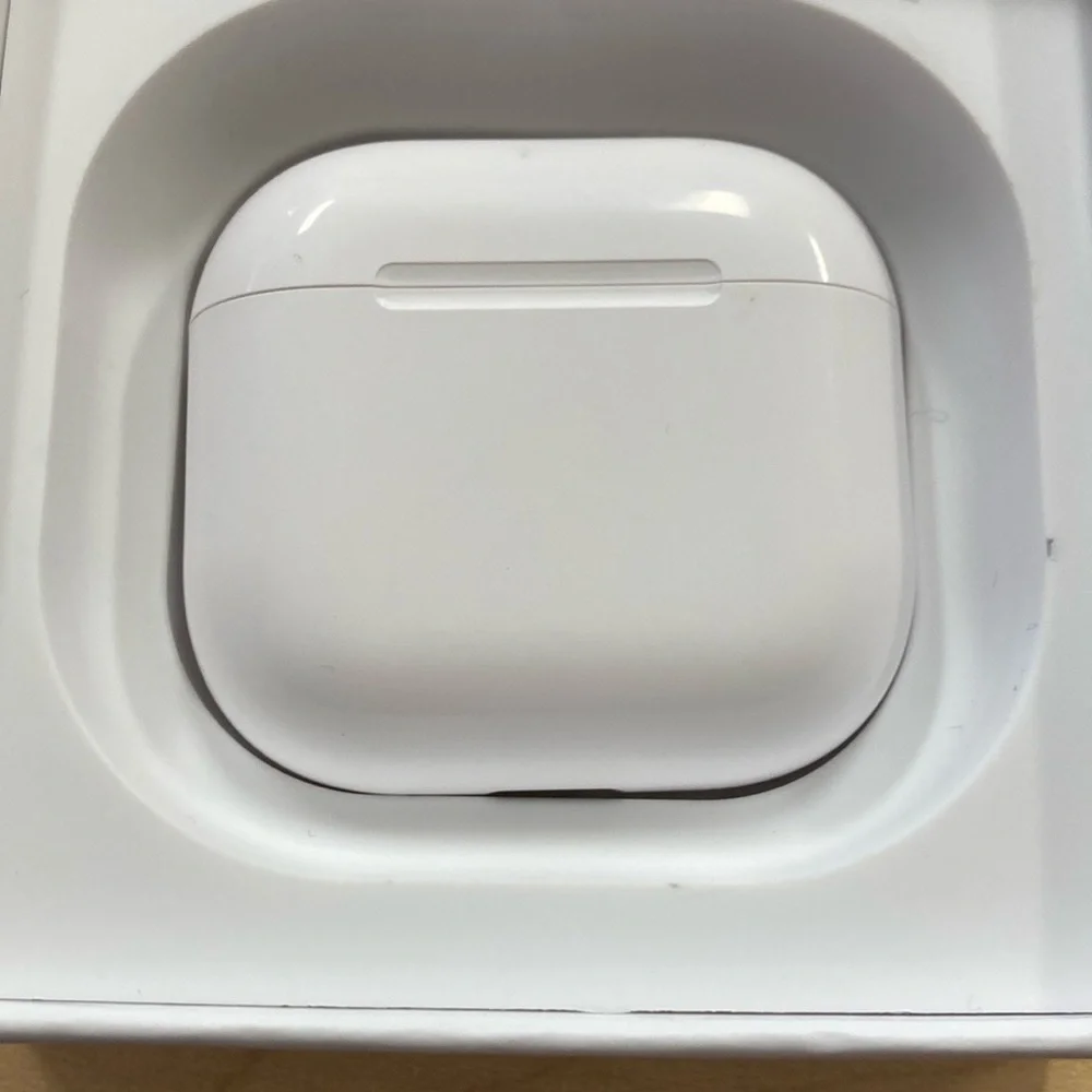 AirPods White Wireless Earbuds Set